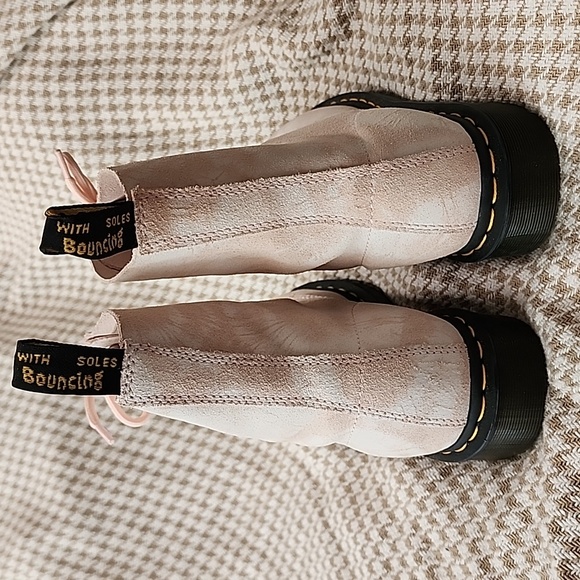 Dr. Martens NWOT Pink Tie Dye Suede 1460 Pascal Boots  Brand new! - Picture 6 of 9